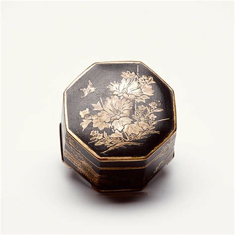 pair  japanese gold inlaid octagonal boxes