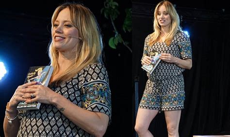 pregnant kimberly wyatt shows off her bump at hay festival