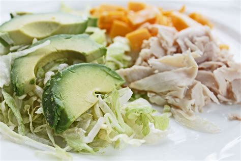 healthy dinner recipe shredded lettuce sliced turkey avocado