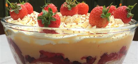 easy trifle classic british dessert theunicook festive