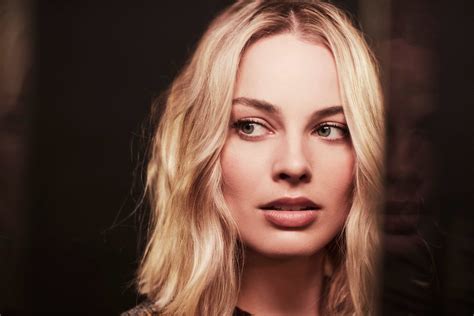 australian actress face blonde celebrity margot robbie