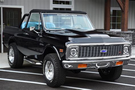 chevy blazer  sold   outrageous sum carbuzz