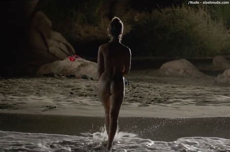 lola le lann nude skinnydipping in one wild moment photo 21 nude