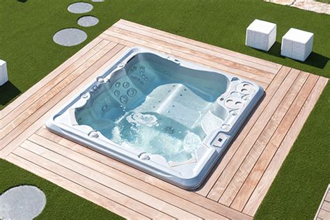 the only range of self cleaning hot tub exclusive to hydropool ci