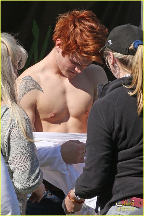kj apa goes shirtless on riverdale set see the pics photo 949830 photo gallery just