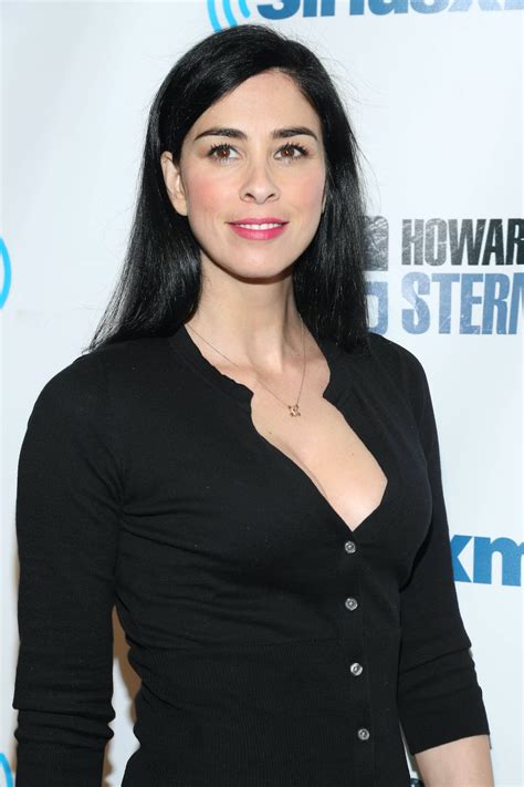 Sarah Silverman Apologizes To Comedy Club Owner For Wage Gap Story But