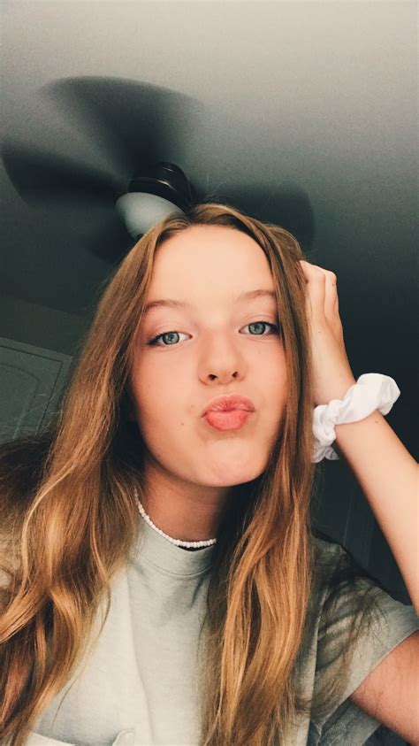 Cute Girl Selfie – Telegraph