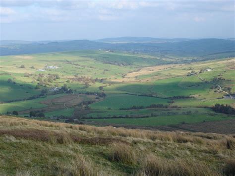 a fertile valley © roger brooks cc by sa 2 0 geograph britain and
