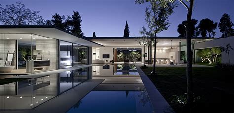 amazing modern glass house design