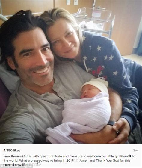 amy smart  surrogate  flora  instagram post daily mail