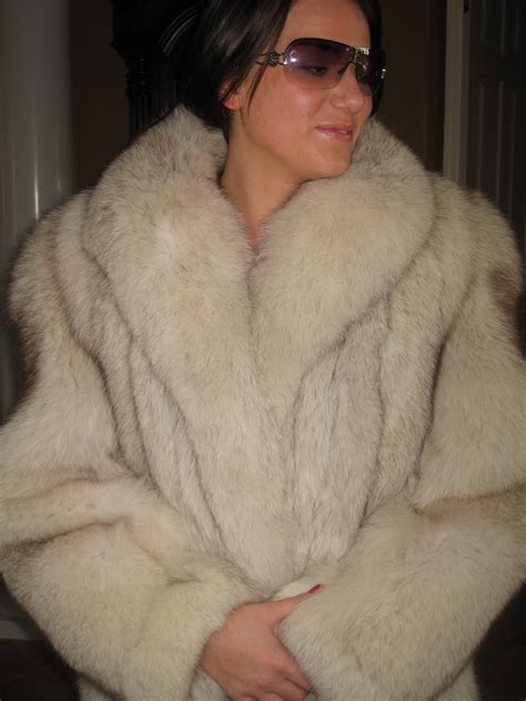 lafourrure2 terri in her beautiful fox fur coat