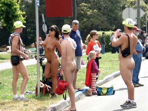 bay to breakers pictures bare