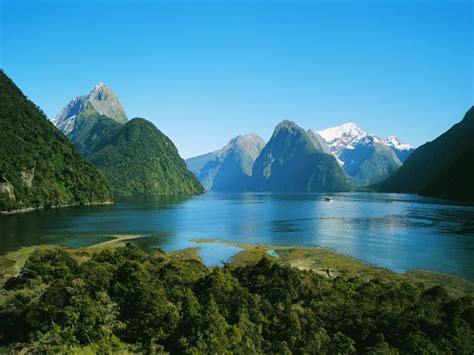 Milford Sound Fly And Nature Cruise Milford Sound New Zealand