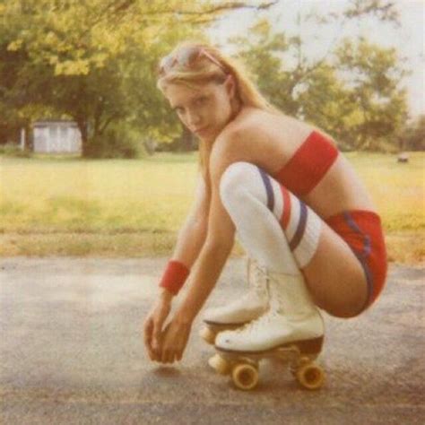 70 s vibe skatergirl stripes boogieoogieoogie roller