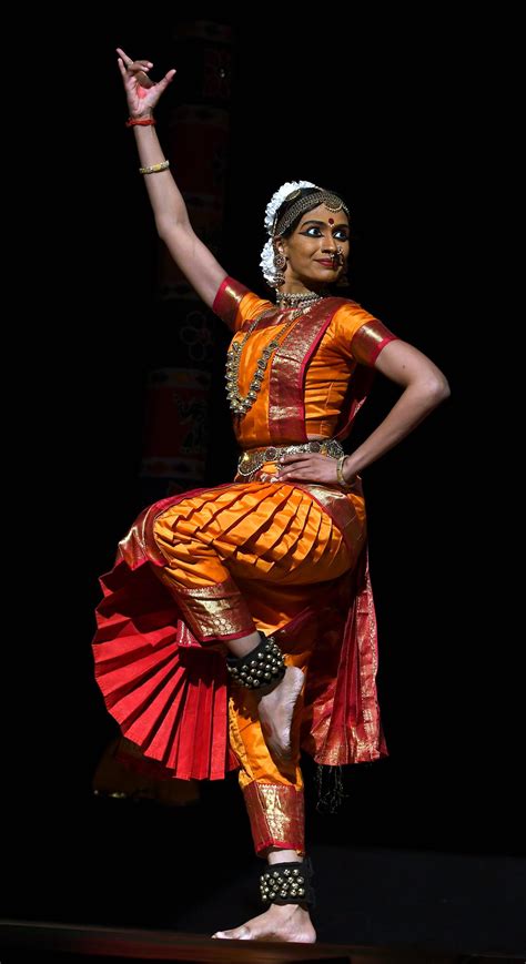 dancers captured  essence  temple festivals  natyarangams uthsava bharatam  hindu