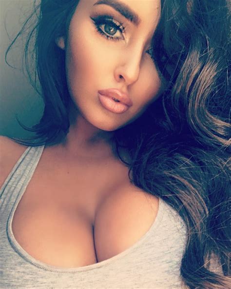 hot model abigail ratchford s sexiest instagram photos