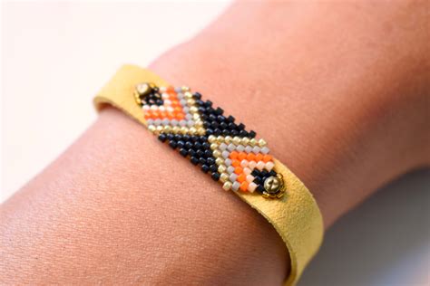 seed bead bracelet chevron bracelet peyote bracelet loom pattern