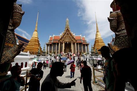 Thailand Cuts 2017 Tourist Arrivals Forecast To 33 34 Million Minister
