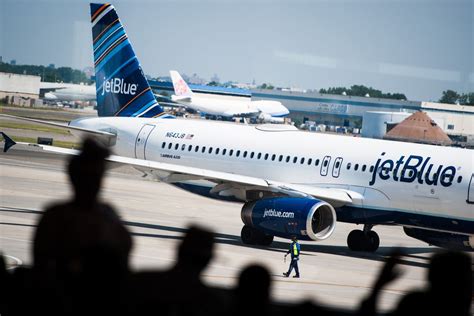 jetblue pilots approve  labor deal  airlines history bloomberg
