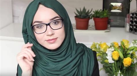 Model Hijab Untuk Pengguna Kacamata Style Hijab Terbaru