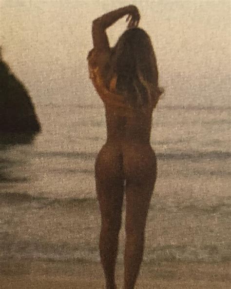 beyonce and jay z share revealing photos in on the run ii
