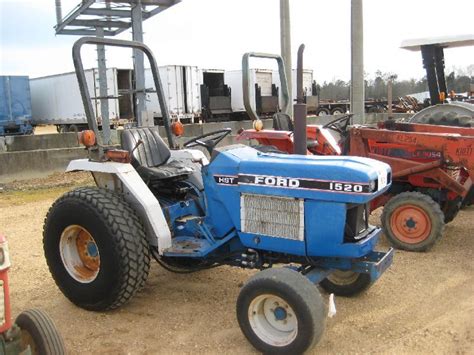 ford  hst farm tractor jm wood auction company