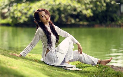 Women Model Brunette Long Hair Women Outdoors Asian Grass Water