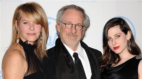 Steven Spielbergs Tochter Sasha Veröffentlicht Ihr Debüt Album Musik