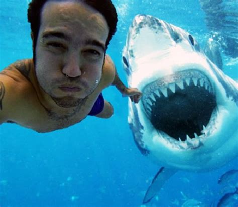 list of 25 selfies gone wrong that became viral on social media