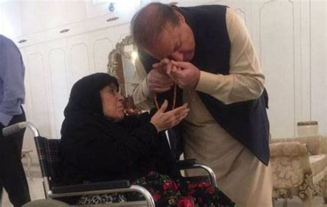 nawaz sharif s mother has said that she will accompany the pakistan muslim league nawaz pml n