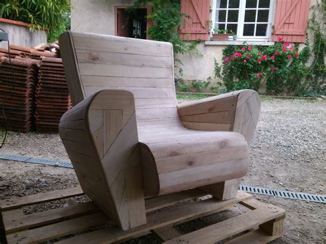 fauteuil club en bois de palettes par toniocreationbois sur lair du bois