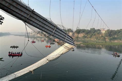 bridge collapse  indian pm modis home state gujarat kills