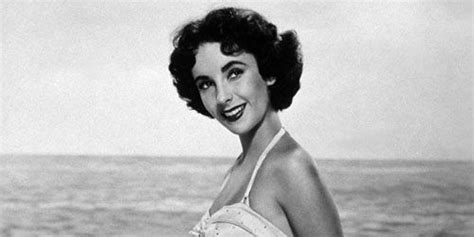 Elizabeth Taylor Fashion Pictures Through The Years