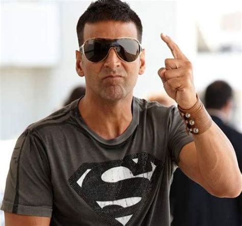 latest bollywood actors akshay kumar hd wallpapers gallery sms  hindi latest hindi sms