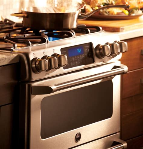 general electric ge cafe series    front control gas double oven  convection range