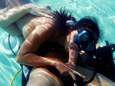 underwater blowjob and fucking with this horny asian priva pichunter