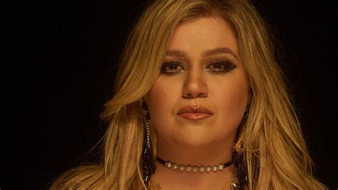 kelly clarkson will headline 10 shows at bakkt theater at planet