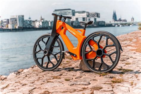 sleek urban bike     recycled plastic