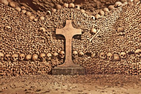 paris catacombs hours timings  time  visit