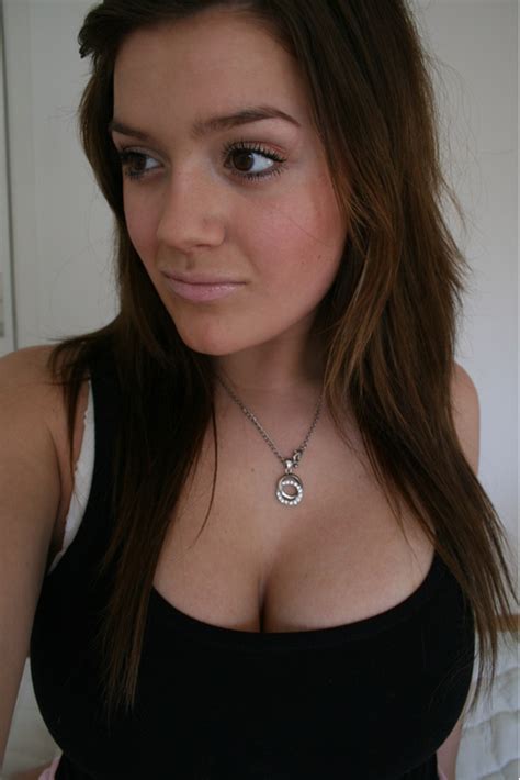 Nice Cleavage Pics Gallery Ebaum S World