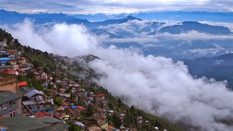 holiday package to darjeeling gangtok and lachung book