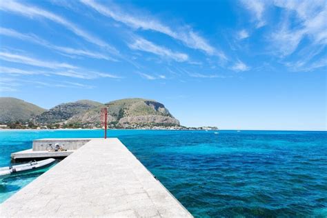 read   stay  palermo  guide