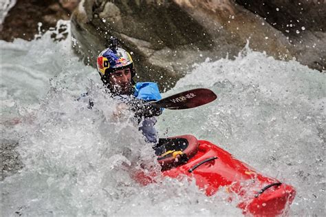 aniol serrasolses nuevo campeon del mundo de kayak extremo