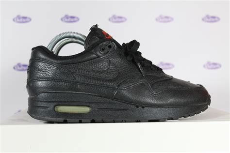 nike air max   black leather  outsole exclusive sneakers