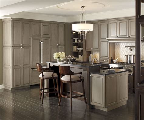 traditional kitchen  cherry cabinets masterbrand