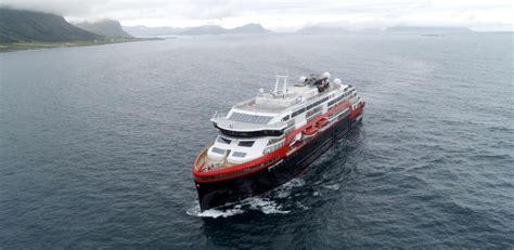 batteries  making    cruise ships   plug  hybrid ship sails