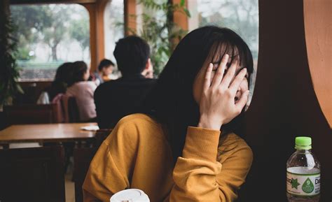 6 Problems All Shy Introverts Will Understand Introvert Dear