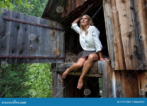 Woman In Barn Stock Image Image Of Female Beauty Green 17177363