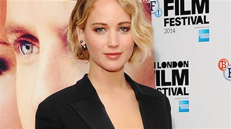 jennifer lawrence stuns at first event since nude photo leak