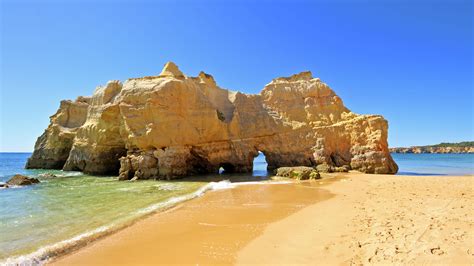 praia da rocha algarve portugal